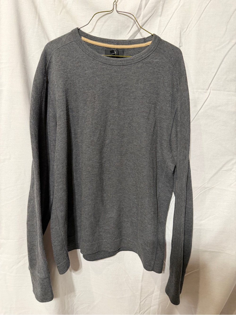 Banana Republic Men's Crewneck Long-Sleeve Shirt — Charcoal
